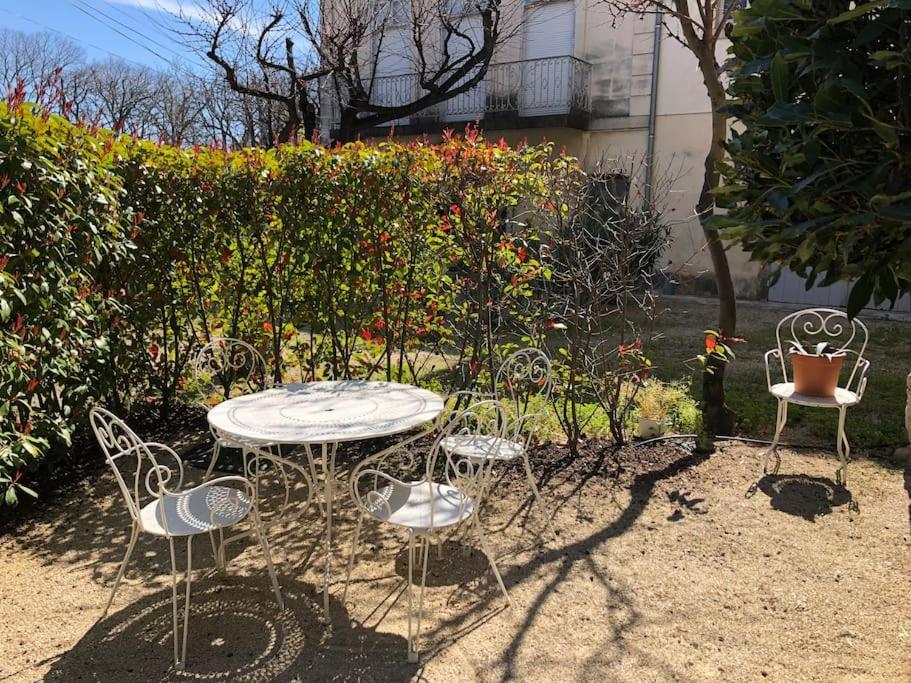 Ulysse, Appartement Spacieux Au Centre Historique D'Uzes En Rez-De-Chaussee Avec Exterieur, Proche Parking Des Marroniers Buitenkant foto